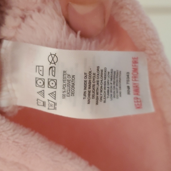 ⭐️2 for $15⭐️ Adorable fuzzy kitten sweater - Picture 3 of 6